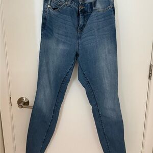 Torrid Women's Skinny Jeans in Classic Blue